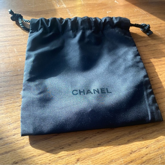 ★ Chanel dust bag with perfumes and mascara samples Bundle ★ - Picture 3 of 11